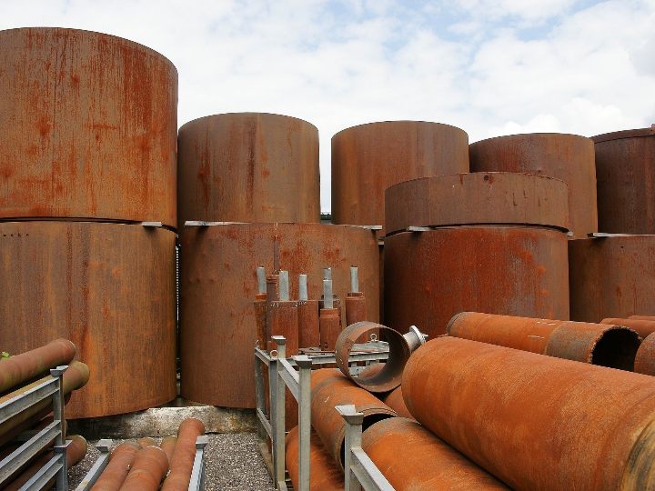 7 advantages of using steel pipes over pvc pipes