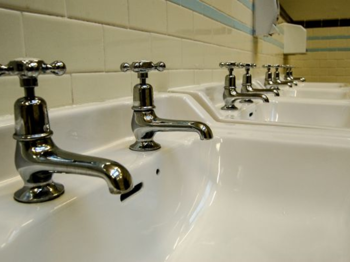 bidon con grifo de diferentes capacidades industrias tayg