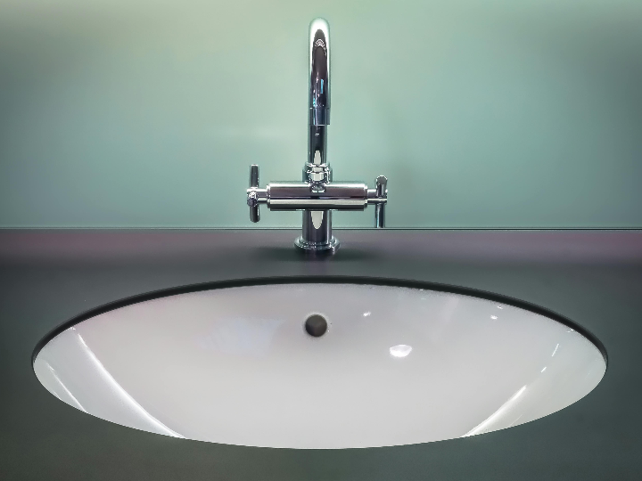 embellecedor rebosadero lavabo de acero inoxidable elegancia y durabilidad en tu bano