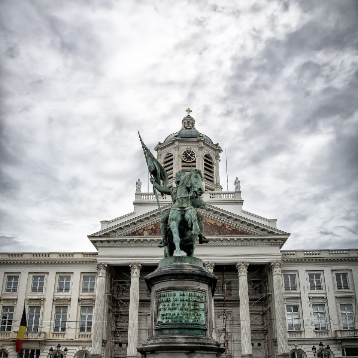 literatura europea 2024 2025 belgica el muerto de maigret de georges simenon