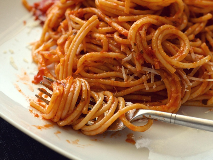 receta de espaguetis con gulas deliciosa y facil de preparar